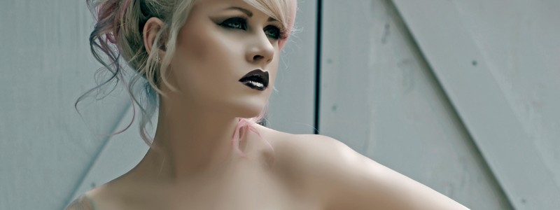 SyMobius shoots Kelly Eden for Dark Beauty Magazine
